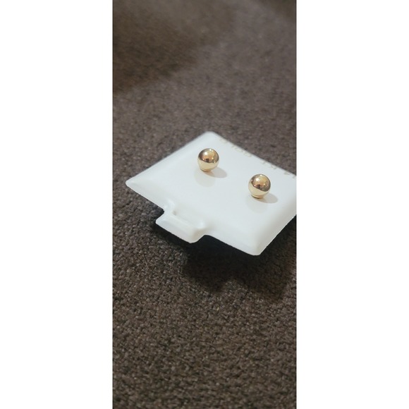 14 Karat Gold 5.8mm Ball Stud Earrings Classy Classic Minimalist Fine Jewelry - Picture 3 of 11
